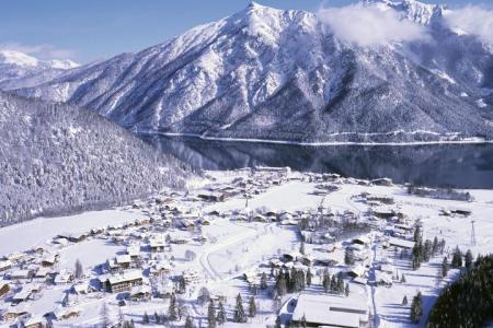 Ihr Urlaubsort Pertisau liegt am Ostufer des Achensee Pertisau am Achensee