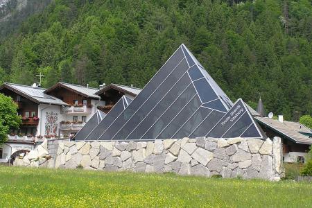 Steinöl Vitalberg in Pertisau - sehenswert am Achensee Steinöl Vitalberg in Pertisau - Sehenswürdigkeit am Achensee